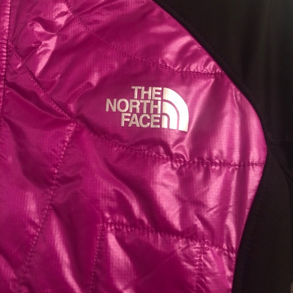 North face jogging jacket 🏃🏽‍♀️ - Picture 2 of 4